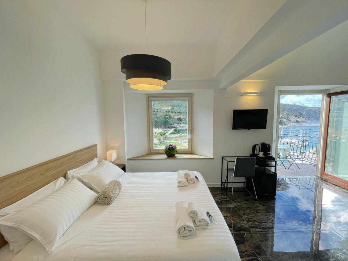 Suite Altamarea "Sea View Studios" 卡斯泰拉马莱 外观 照片