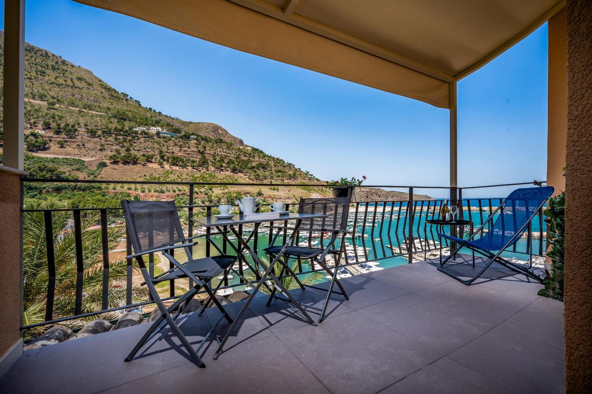 Suite Altamarea "Sea View Studios" 卡斯泰拉马莱 外观 照片
